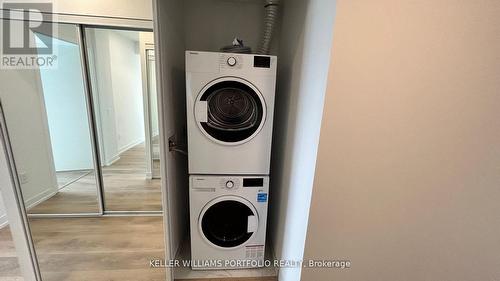 4212 - 82 Dalhousie Street, Toronto, ON - Indoor Photo Showing Laundry Room