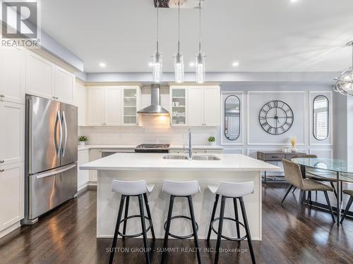 73 Mondial Crescent, East Gwillimbury, ON - Indoor Photo Showing Kitchen With Upgraded Kitchen