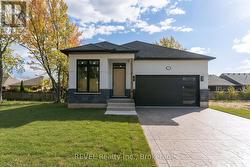 11 STICKLES STREET  Pelham (Fonthill), ON L3C 3C3