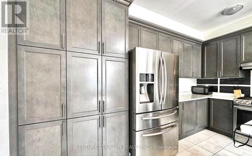 21 Tupling Street, Bradford West Gwillimbury, ON - Indoor Photo Showing Kitchen