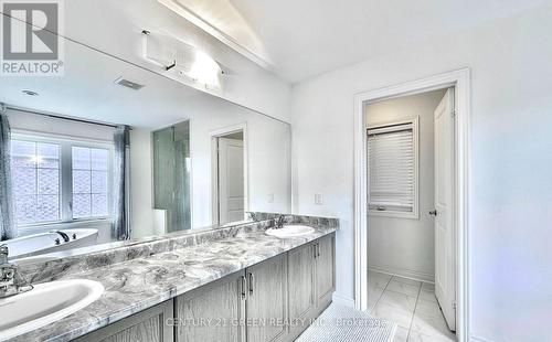 21 Tupling Street, Bradford West Gwillimbury, ON - Indoor Photo Showing Bathroom