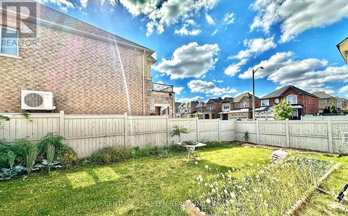 21 Tupling Street, Bradford West Gwillimbury, ON - Outdoor