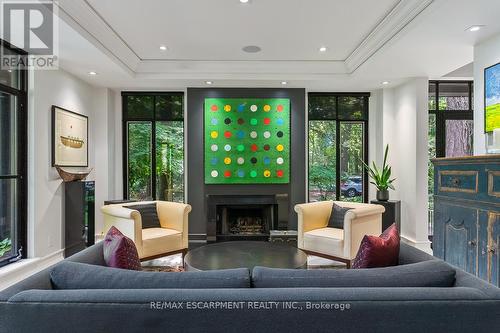 905 Sangster Avenue, Mississauga, ON - Indoor Photo Showing Living Room With Fireplace