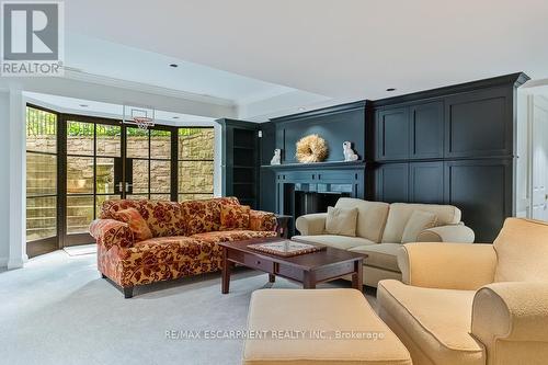 905 Sangster Avenue, Mississauga, ON - Indoor Photo Showing Living Room