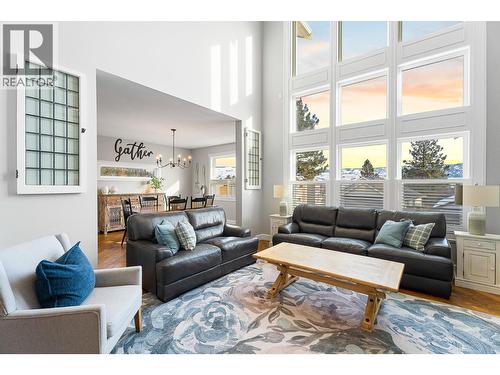 2501 Bremner Avenue, Merritt, BC - Indoor Photo Showing Living Room