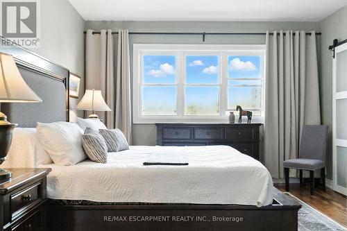 10 Featherstone Avenue, Haldimand, ON - Indoor Photo Showing Bedroom