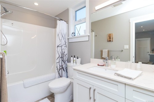 1835 Westlock Rd, Duncan, BC 