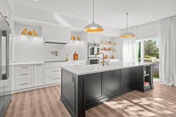 4-4583 Wilkinson Rd  Saanich, BC V8Z 5C3