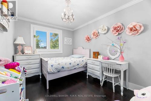 614 Rupert Avenue, Whitchurch-Stouffville, ON - Indoor Photo Showing Bedroom