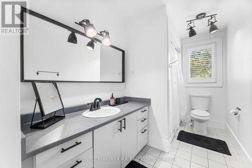 614 Rupert Avenue, Whitchurch-Stouffville, ON - Indoor Photo Showing Bathroom