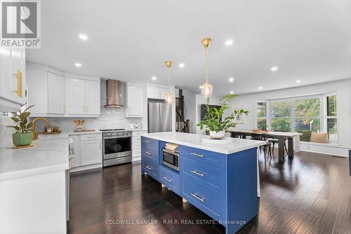 614 Rupert Avenue, Whitchurch-Stouffville, ON - Indoor Photo Showing Kitchen With Upgraded Kitchen