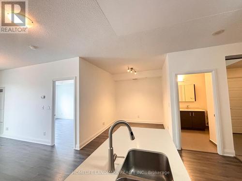 207 - 1 Uptown Drive, Markham, ON - Indoor