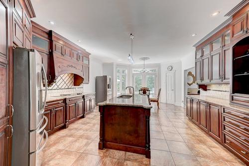 Cuisine - 136 Rue Jean-De Ronceray, Carignan, QC - Indoor Photo Showing Kitchen