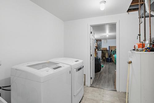 Salle de lavage - 64 Rue Jean-De La Fontaine, Gatineau (Aylmer), QC - Indoor Photo Showing Laundry Room