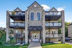 102-2110 Rue du Portage  Laval (Sainte-Dorothée), QC H7Y 0A8