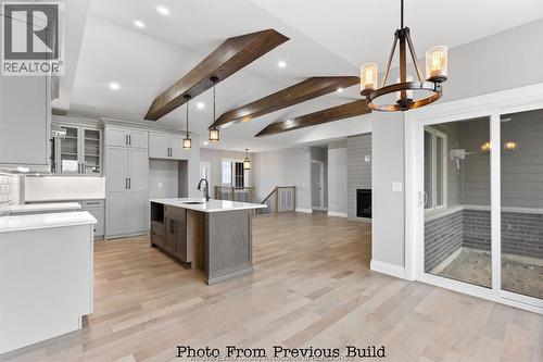 83 Bloomington, Chatham, ON - Indoor