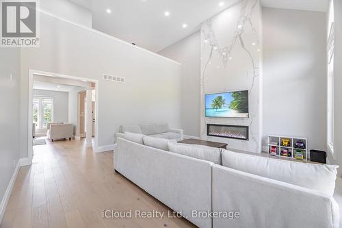 4 Deer View Ridge, Puslinch, ON - Indoor