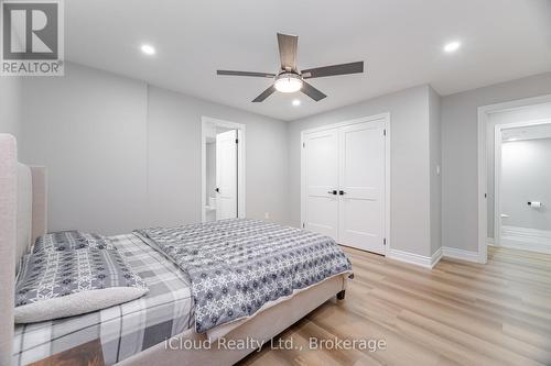 4 Deer View Ridge, Puslinch, ON - Indoor Photo Showing Bedroom