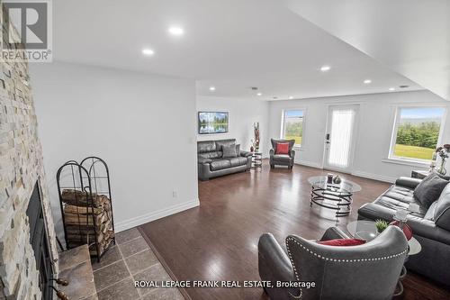 370 Detlor Road, Bancroft (Dungannon Ward), ON - Indoor Photo Showing Other Room