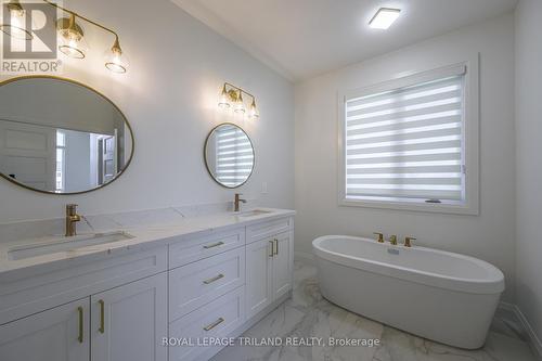 3741 Somerston Crescent, London South (South W), ON - Indoor Photo Showing Bathroom