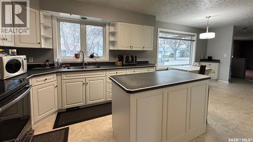 433 Garfield Street, Davidson, SK - Indoor Photo Showing Kitchen With Double Sink