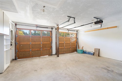 1290 Lidgate Crt, Saanich, BC 