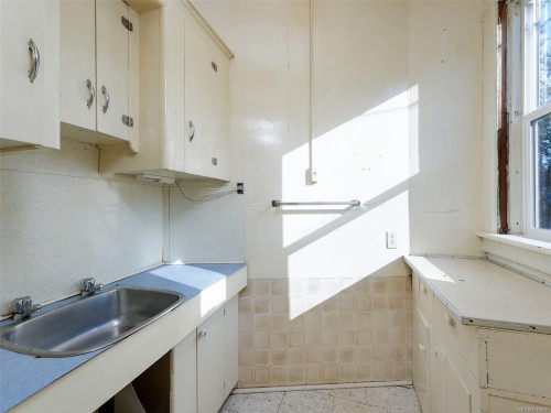 1250 Fairfield Rd, Victoria, BC 