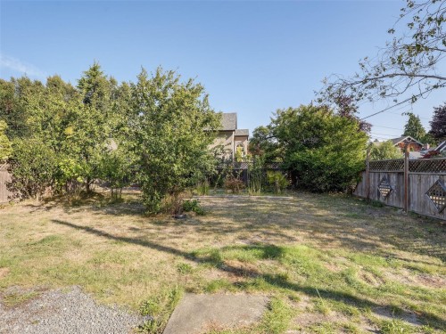 1250 Fairfield Rd, Victoria, BC 