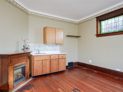 1250 Fairfield Rd, Victoria, BC 