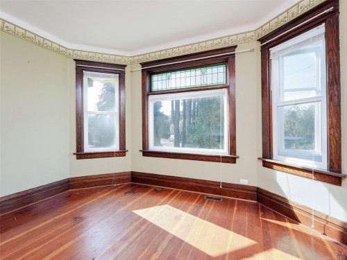 1250 Fairfield Rd, Victoria, BC 