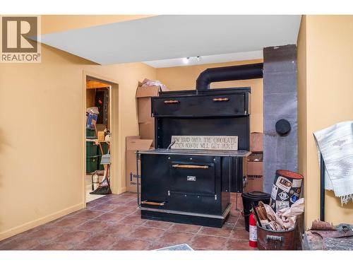 599 Whitevale Road, Lumby, BC - Indoor