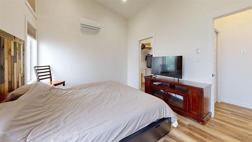 40 Birch Bay, Thomas Lake, MB - Indoor Photo Showing Bedroom