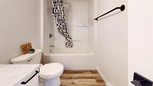 40 Birch Bay, Thomas Lake, MB - Indoor Photo Showing Bathroom