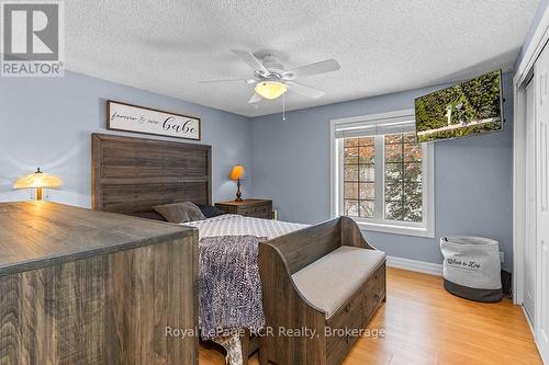 282848 Normanby-Bentinck Townline, West Grey, ON - Indoor Photo Showing Bedroom
