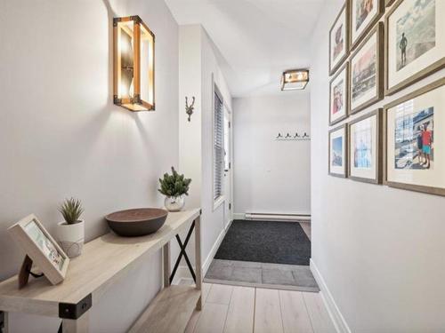 Hall - 3-250 Rue Du Mont-Plaisant, Mont-Tremblant, QC - Indoor Photo Showing Other Room