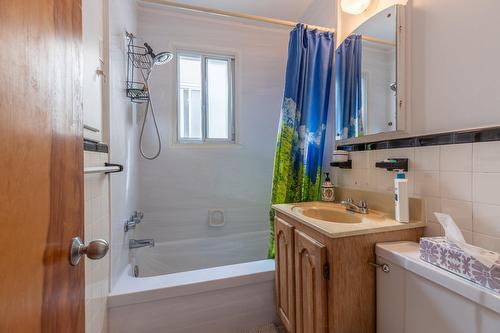 Bathroom - 5985 Rue Souart, Montréal (Côte-Des-Neiges/Notre-Dame-De-Grâce), QC - Indoor Photo Showing Bathroom