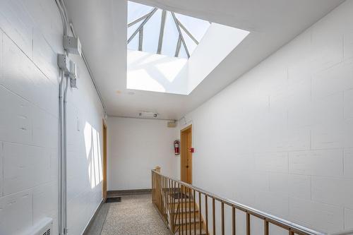 Autre - 5985 Rue Souart, Montréal (Côte-Des-Neiges/Notre-Dame-De-Grâce), QC - Indoor Photo Showing Other Room