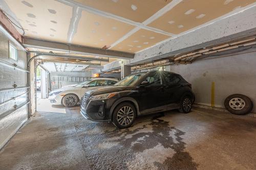 Garage - 5985 Rue Souart, Montréal (Côte-Des-Neiges/Notre-Dame-De-Grâce), QC - Indoor Photo Showing Garage