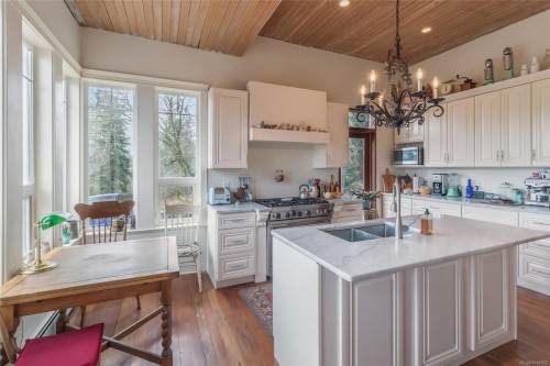 2300 East Wellington Rd, Nanaimo, BC 