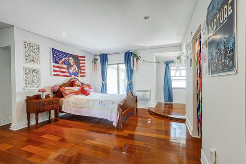 Chambre à coucher - 598 Rue Main, Hudson, QC - Indoor Photo Showing Bedroom