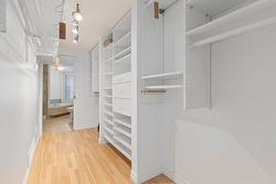 Walk-in closet - 