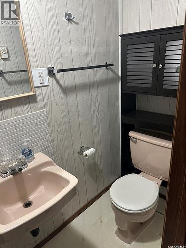 112 5Th Avenue N, Big River, SK - Indoor Photo Showing Bathroom