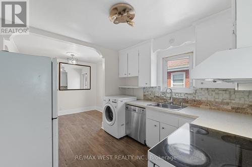 38 Feltham Avenue, Toronto, ON - Indoor Photo Showing Laundry Room