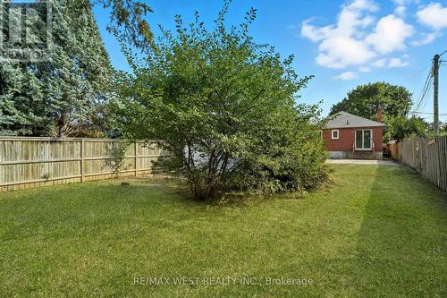 38 Feltham Avenue, Toronto, ON - Outdoor