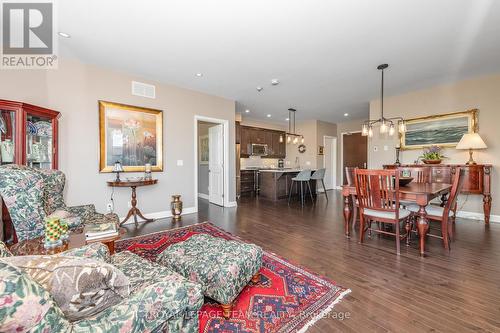 302 - 190 Boundstone Way, Ottawa, ON - Indoor Photo Showing Living Room