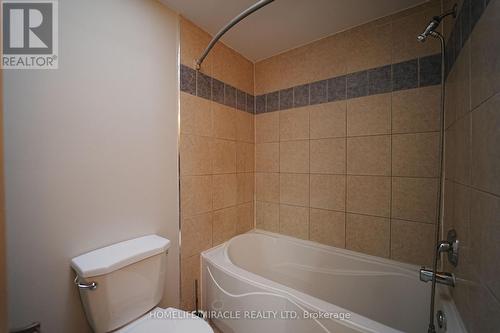 128 Stonyburn Crescent, Cambridge, ON - Indoor Photo Showing Bathroom