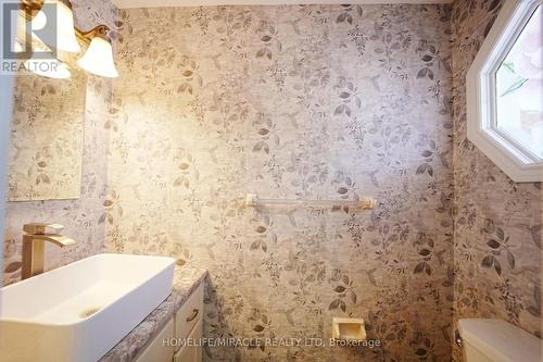 128 Stonyburn Crescent, Cambridge, ON - Indoor Photo Showing Bathroom