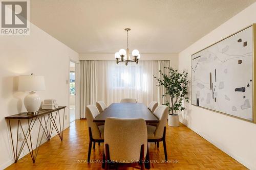 804 Willowbank Trail, Mississauga, ON - Indoor Photo Showing Dining Room