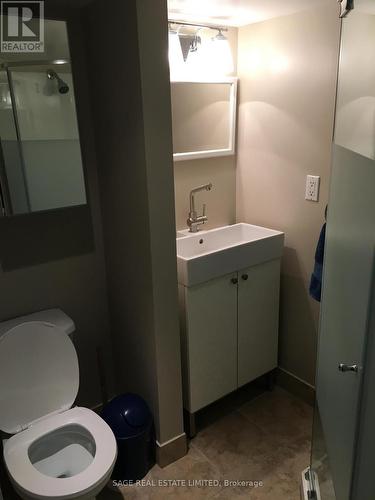 569 Soudan Avenue, Toronto, ON - Indoor Photo Showing Bathroom