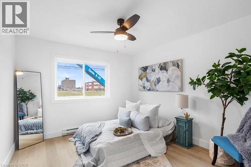 428 Prospect Avenue Unit# 6, Kitchener, ON - Indoor Photo Showing Bedroom